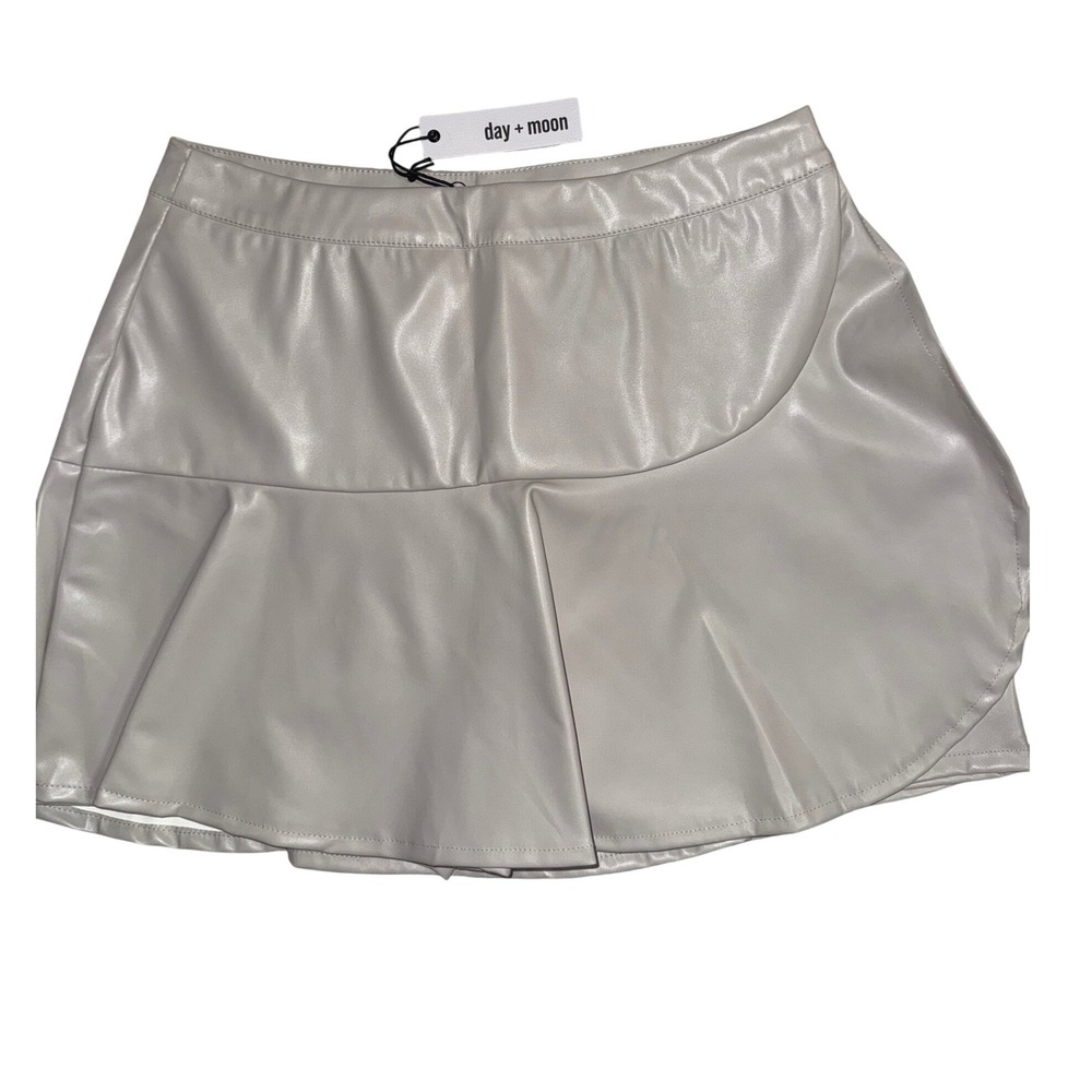 Day + Moon Wrap Front Faux Leather Skort Taupe Grey Mini Size M NEW